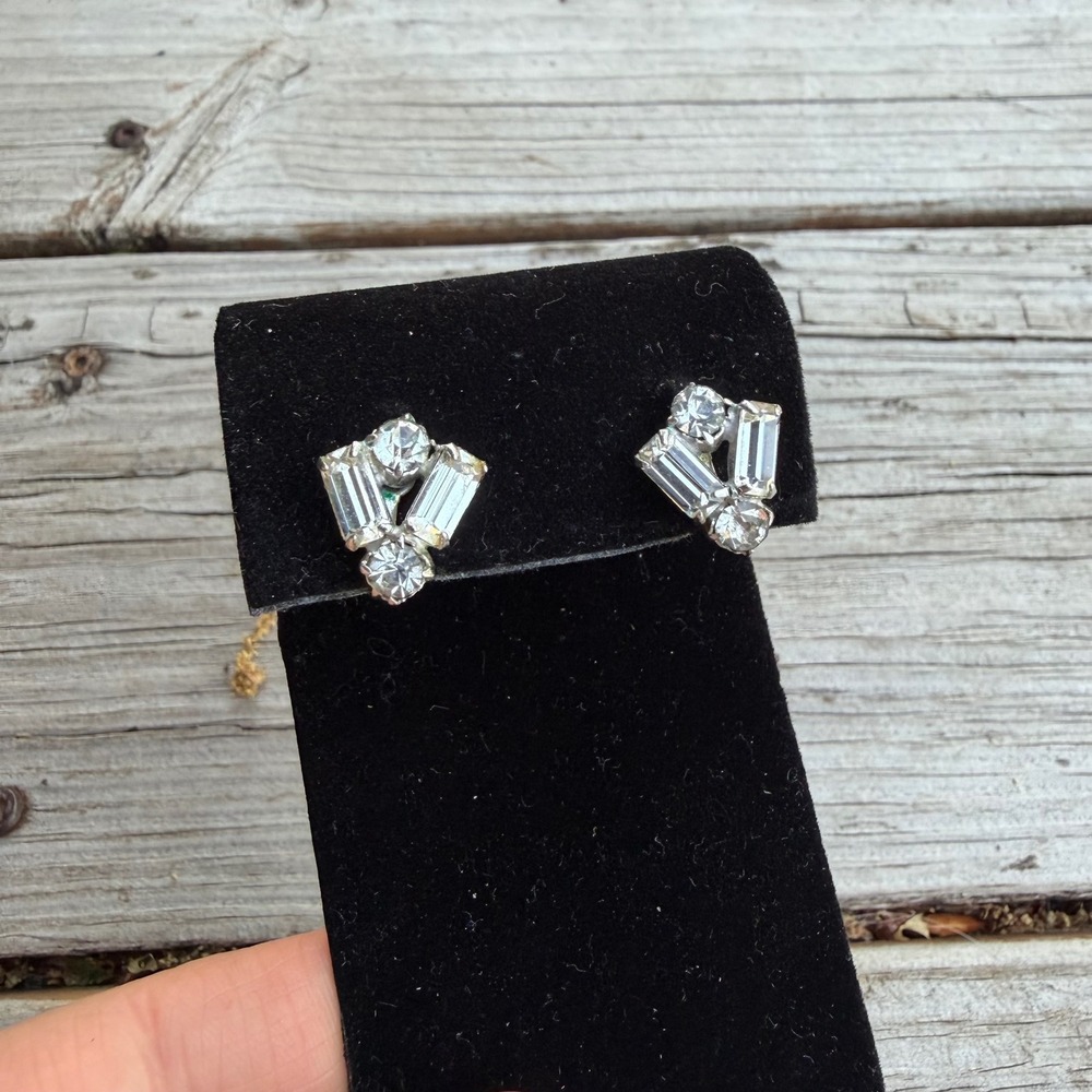 Vtg 1950s Coro Clear Rhinestone Screw Back Earrings Silver Tone Baguette Chaton